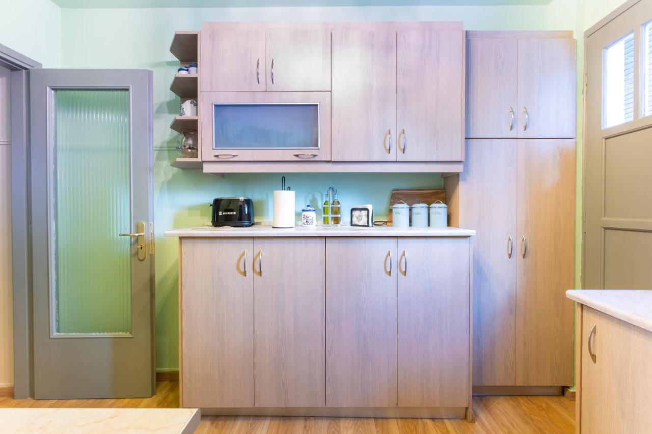 Vintage House Near Downtown Apartment เอเธนส์ ภายนอก รูปภาพ